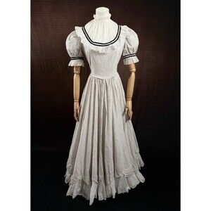 Beautiful Prairie Rose Velvet Trimmed Vintage Cotton & Silk Gown/Dress sz Small